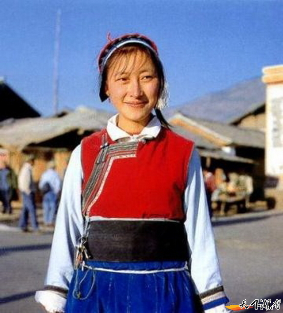 白族民间服饰